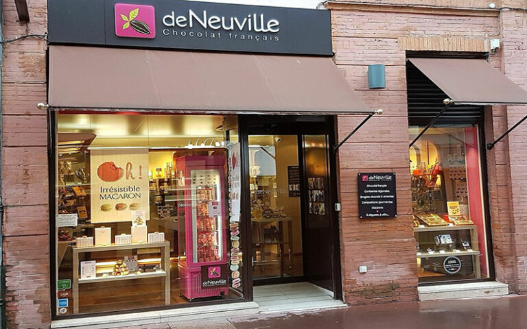 Devanture de Neuville chocolat français